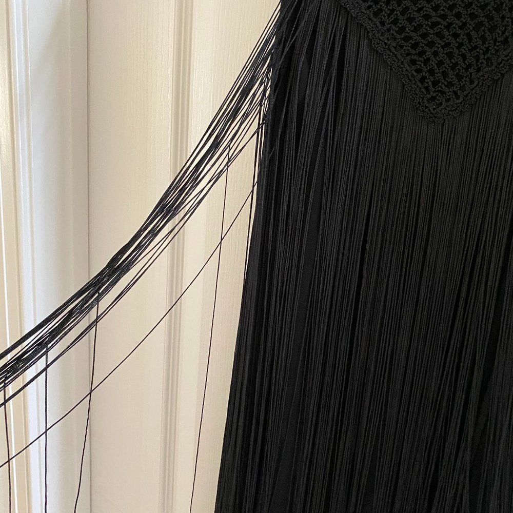 GUESS Black Crochet-Yoke Fringe Shift Dress - Picture 7 of 10